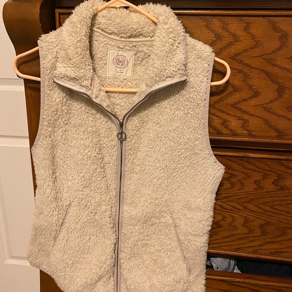 Cream fluffy vest